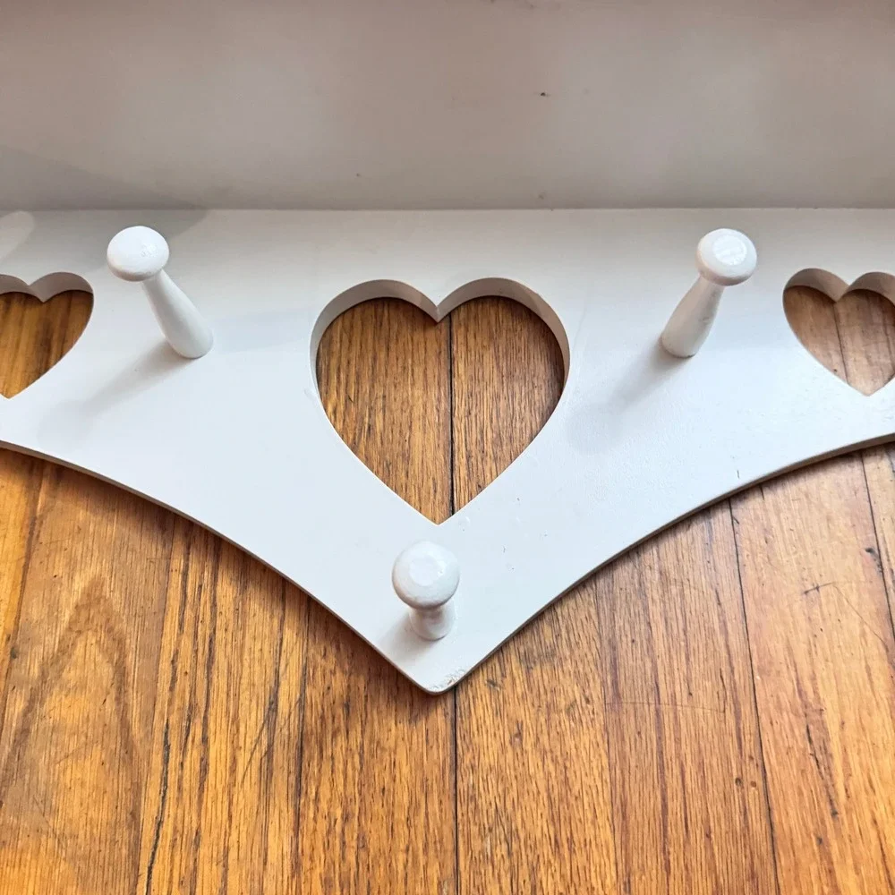 Vintage Style White Wood Heart Wall Shelf with 3 Pegs 23.25